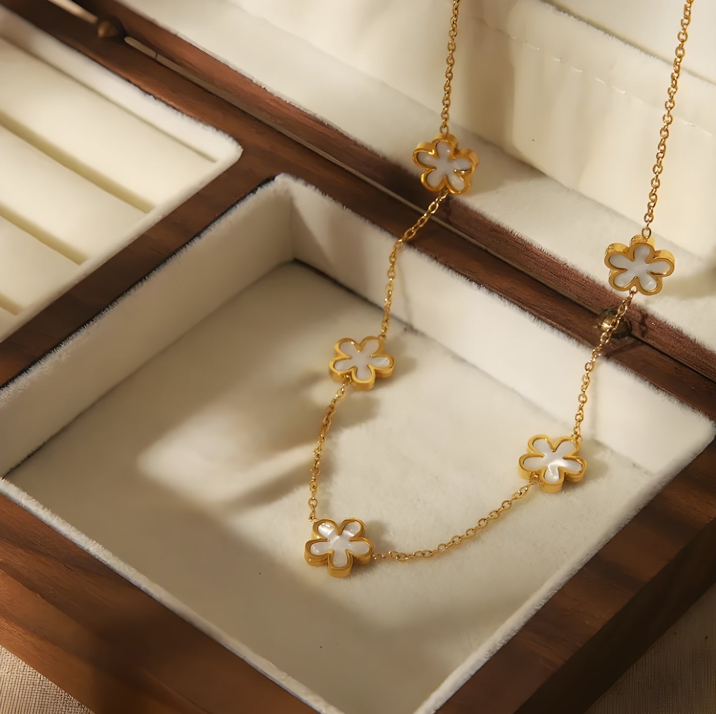 Collier "Coraline"