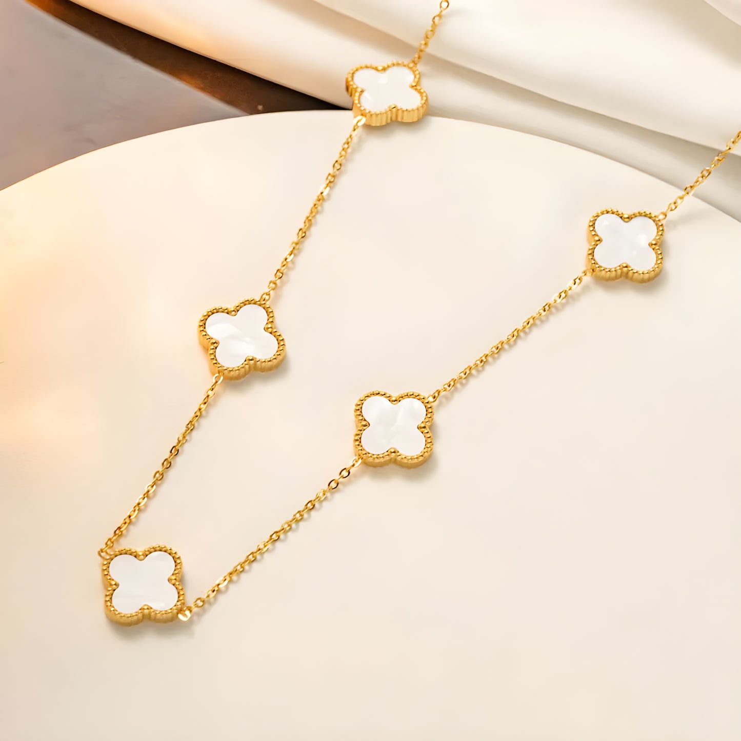 Collier "White Lucky"